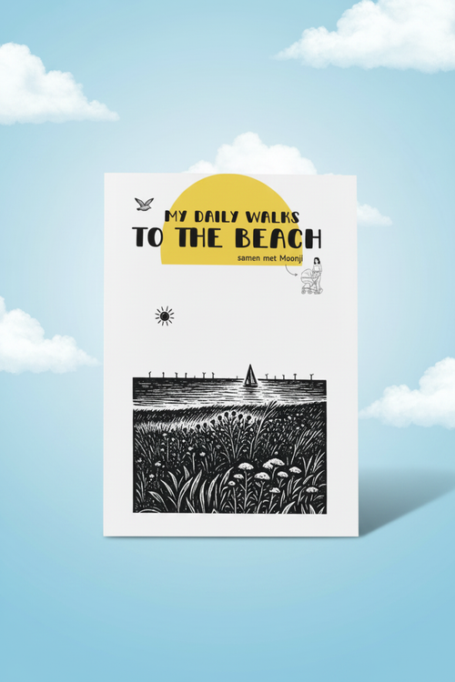 My Daily Walks to the Beach magazine op blauwe wolkenachtergrond